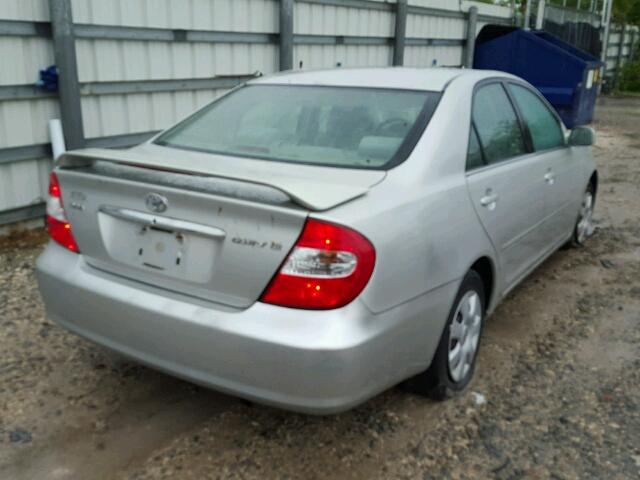 4T1BE32K23U181668 - 2003 TOYOTA CAMRY LE ვერცხლისფერი ფოტო 4