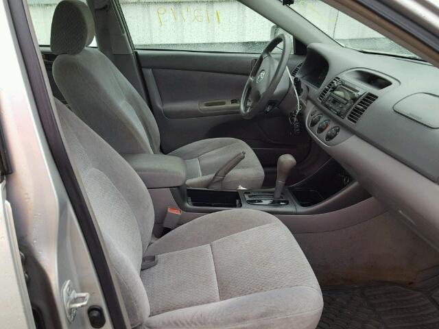 4T1BE32K23U181668 - 2003 TOYOTA CAMRY LE ვერცხლისფერი ფოტო 5