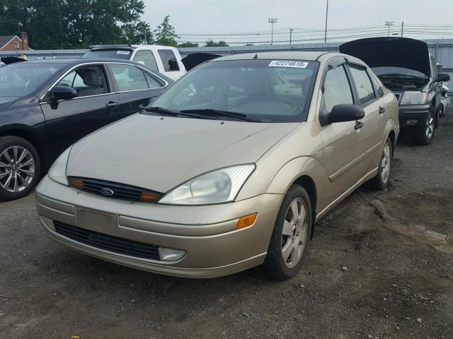 1FAFP38371W135972 - 2001 FORD FOCUS ZTS GOLD photo 2