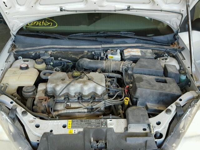 1FAFP34P7YW127535 - 2000 FORD FOCUS SILVER photo 7