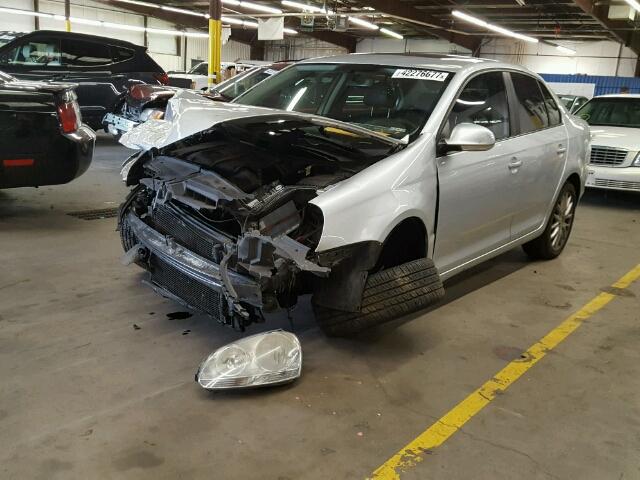 3VWEF71K07M156878 - 2007 VOLKSWAGEN JETTA WOLF SILVER photo 2