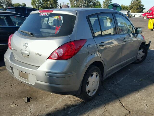 3N1BC13E68L450833 - 2008 NISSAN VERSA SILVER photo 4