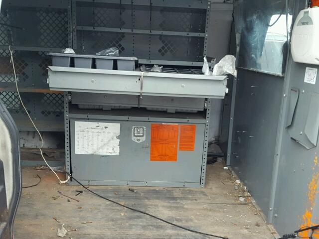 1GCFG25W911110622 - 2001 CHEVROLET EXPRESS G2 WHITE photo 6