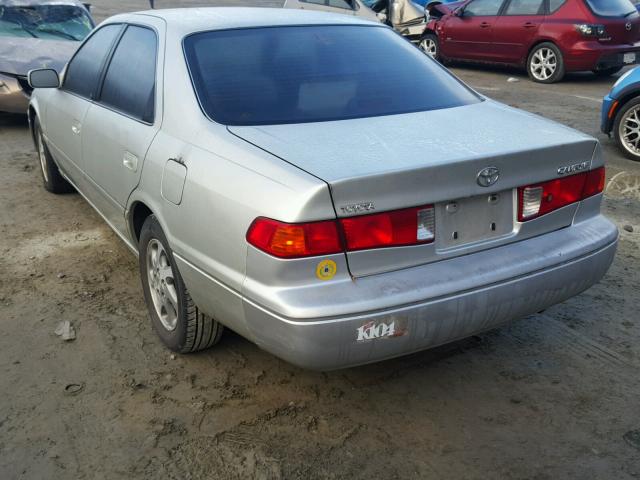 JT2BG22K1Y0432633 - 2000 TOYOTA CAMRY CE SILVER photo 3