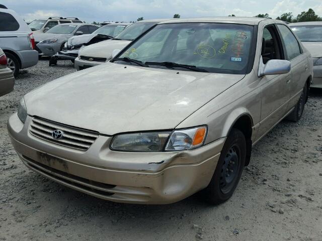 JT2BG22K2W0195342 - 1998 TOYOTA CAMRY CE GOLD photo 2