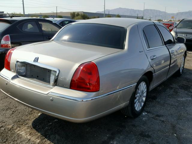 1LNHM82W33Y615134 - 2003 LINCOLN TOWN CAR S GOLD photo 4