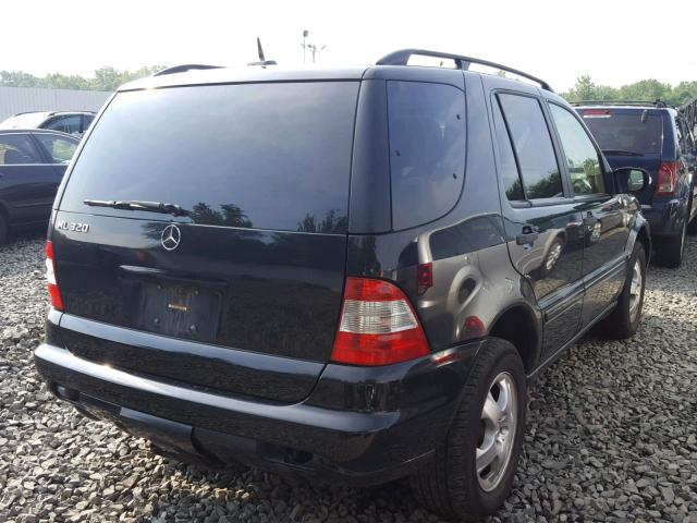 4JGAB54E02A309056 - 2002 MERCEDES-BENZ ML 320 BLACK photo 4