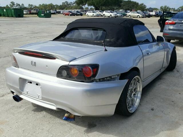 JHMAP21414T000119 - 2004 HONDA S2000 SILVER photo 4