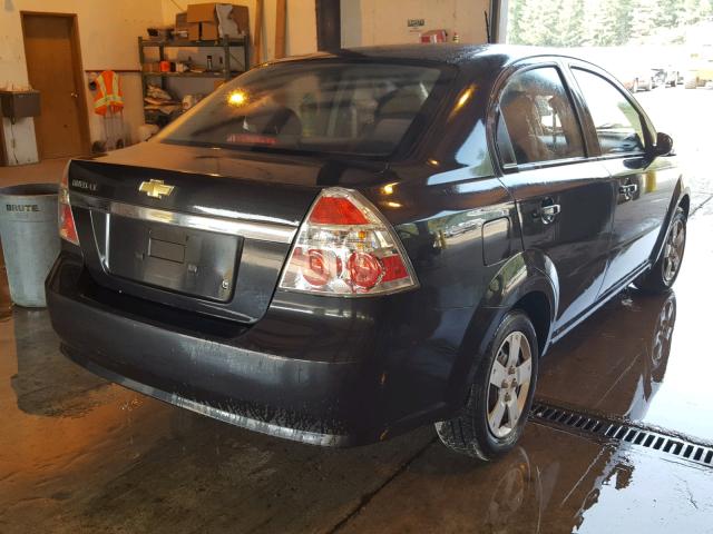 KL1TD56E09B391841 - 2009 CHEVROLET AVEO LS BLACK photo 4