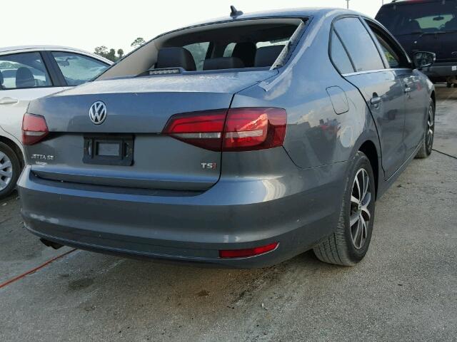 3VWDB7AJ7HM259117 - 2017 VOLKSWAGEN JETTA SE CHARCOAL photo 4