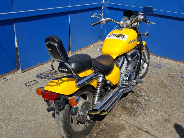 JH2RC4312TM200554 - 1996 HONDA VF750 C YELLOW photo 4