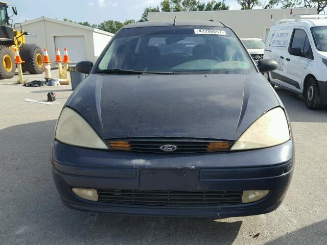 1FAFP36342W153012 - 2002 FORD FOCUS SE CHARCOAL photo 10