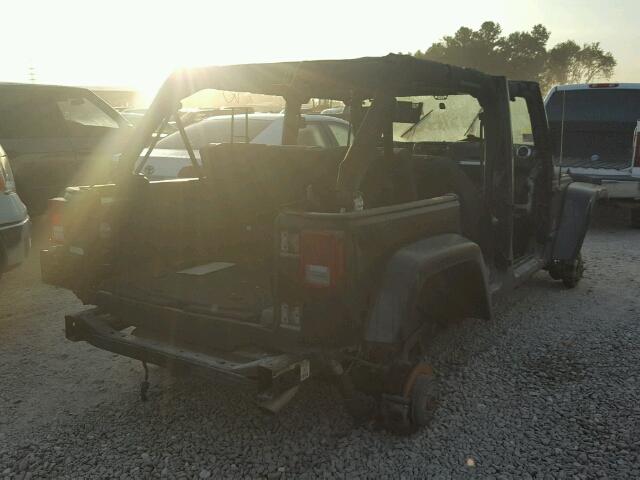 1C4BJWEG8GL103108 - 2016 JEEP WRANGLER U BLACK photo 4