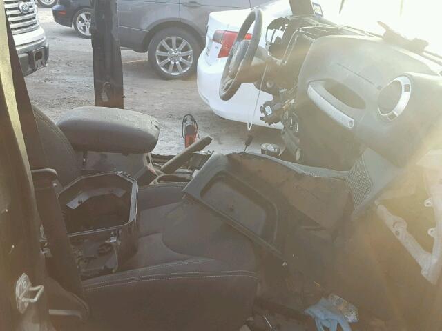 1C4BJWEG8GL103108 - 2016 JEEP WRANGLER U BLACK photo 5