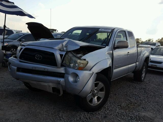 5TEUU42N96Z277793 - 2006 TOYOTA TACOMA ACC SILVER photo 2