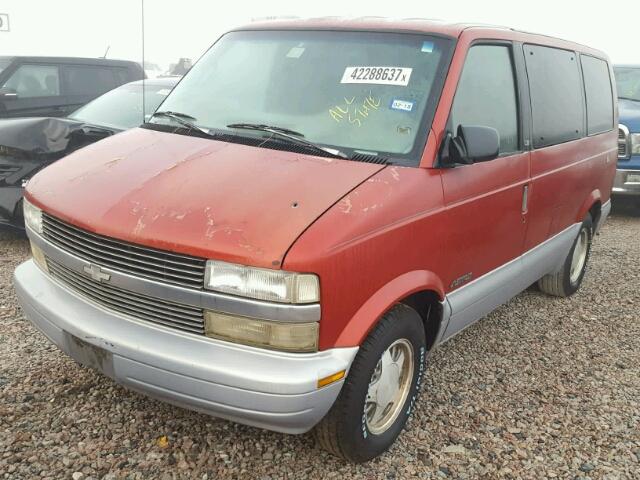 1GNDM19W4WB134873 - 1998 CHEVROLET ASTRO RED photo 2