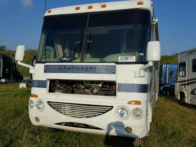 5B4MT67G833375114 - 2004 DAMO CHALLENGER WHITE photo 9