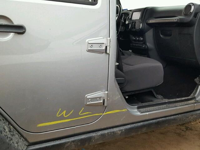1C4BJWDG8DL559879 - 2013 JEEP WRANGLER U SILVER photo 9