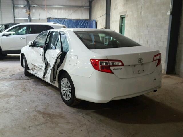 4T4BF1FK6ER441218 - 2014 TOYOTA CAMRY L WHITE photo 3