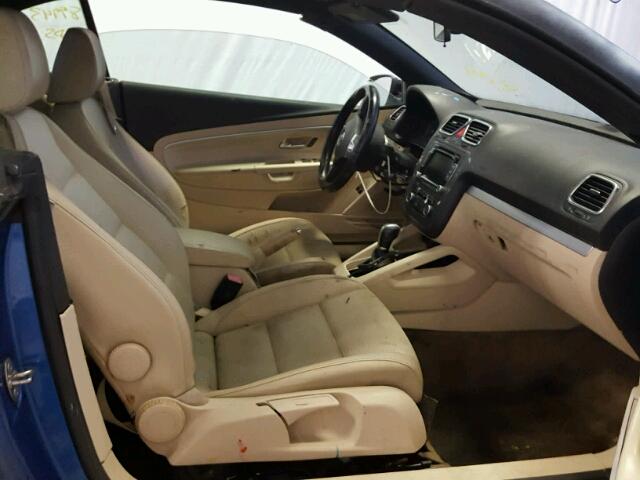 WVWBW7AH0CV001757 - 2012 VOLKSWAGEN EOS KOMFOR 白色 照片 5