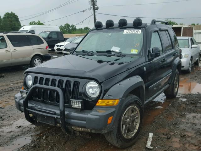 1J4GL38K25W547413 - 2005 JEEP LIBERTY RE BLACK photo 2