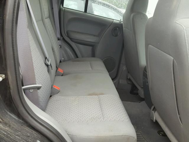 1J4GL38K25W547413 - 2005 JEEP LIBERTY RE BLACK photo 6