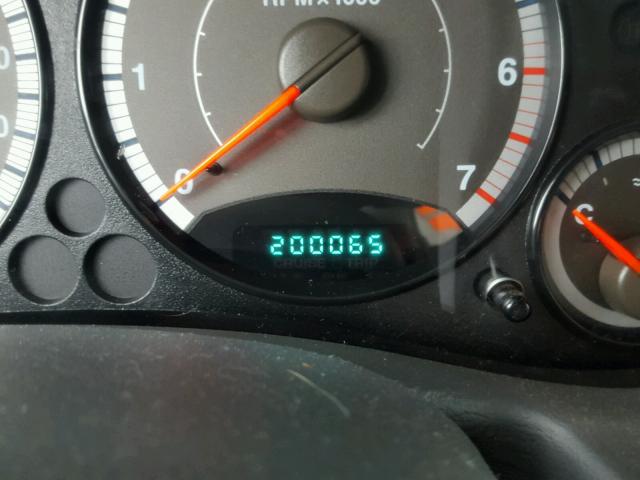 1J4GL38K25W547413 - 2005 JEEP LIBERTY RE BLACK photo 8