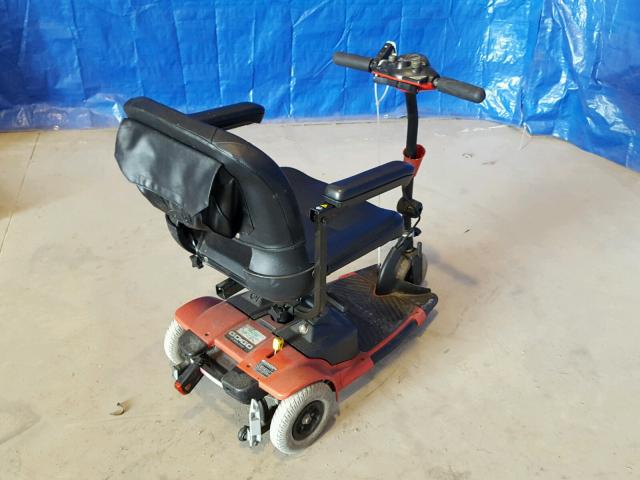 26703C3 - 2001 GOGO POWERCHAIR RED photo 4