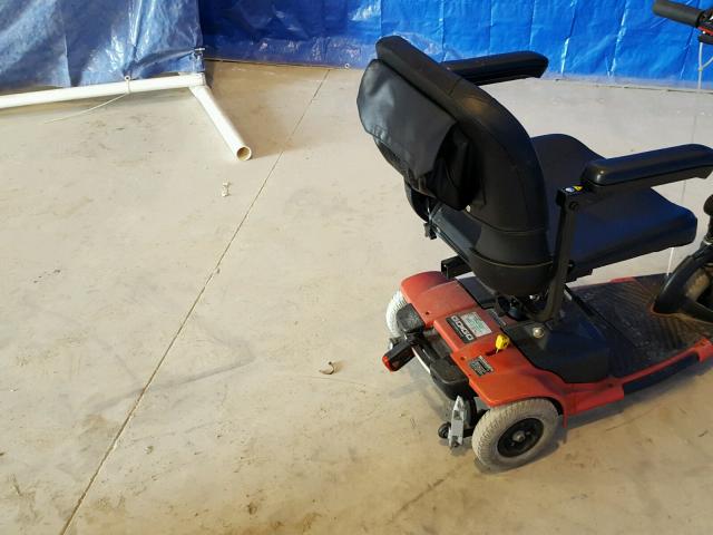 26703C3 - 2001 GOGO POWERCHAIR RED photo 6