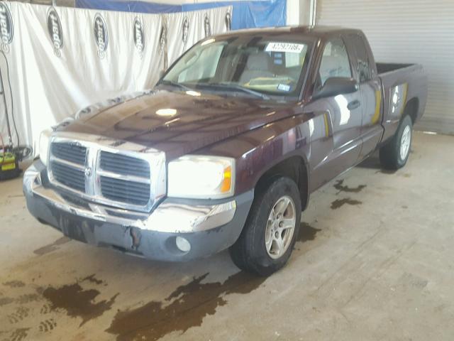 1D7HE42K15S101737 - 2005 DODGE DAKOTA SLT MAROON photo 2