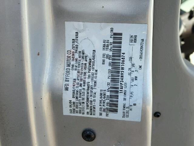 1FAFP34N95W106874 - 2005 FORD FOCUS SILVER photo 10