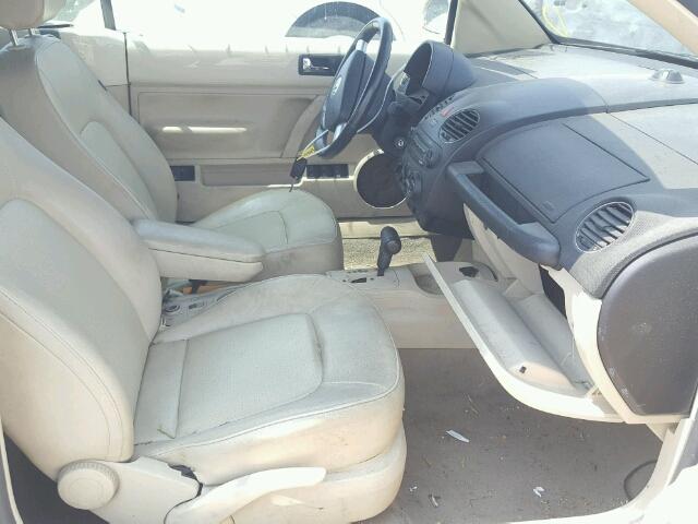 3VWRG31Y28M406084 - 2008 VOLKSWAGEN NEW BEETLE CREAM photo 5