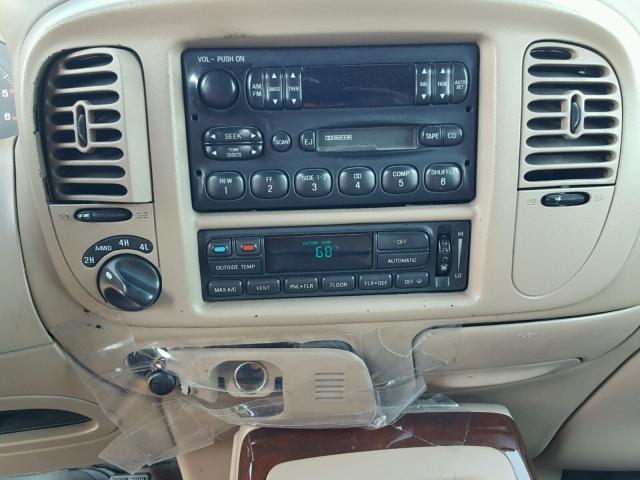 5LMFU28L9WLJ06682 - 1998 LINCOLN NAVIGATOR 绿色 照片 9