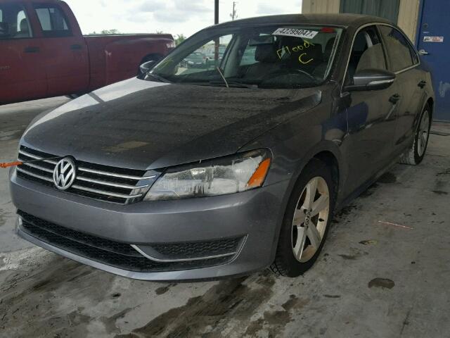 1VWBH7A39CC019858 - 2012 VOLKSWAGEN PASSAT GRAY photo 2