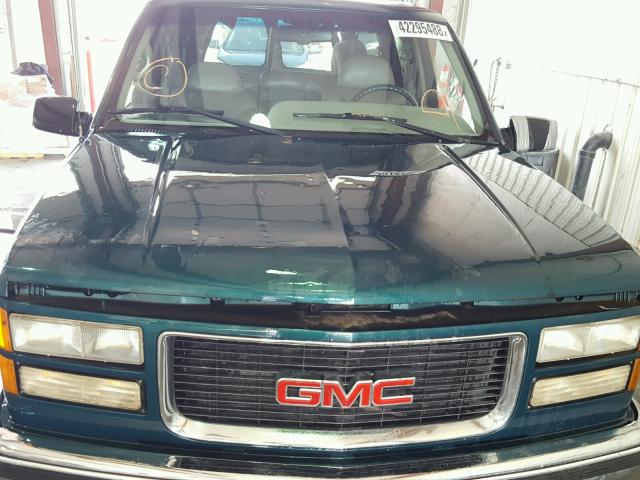 3GKFK16R9TG500467 - 1996 GMC SUBURBAN K GREEN photo 9