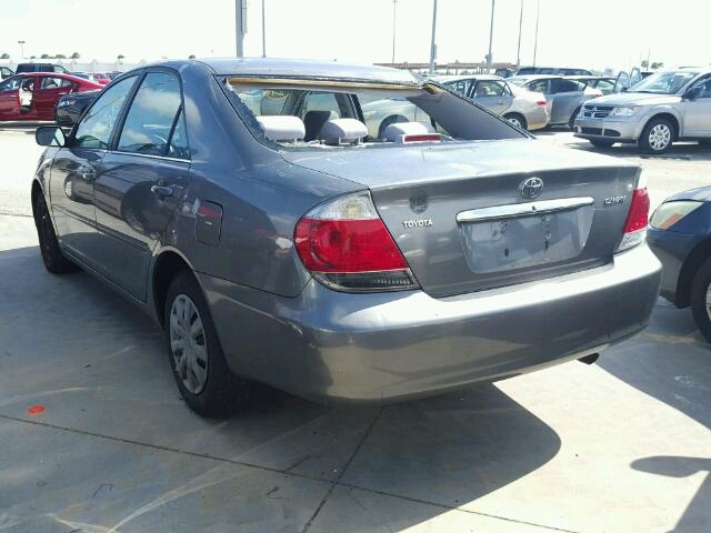 4T1BE32KX6U731686 - 2006 TOYOTA CAMRY GRAY photo 3