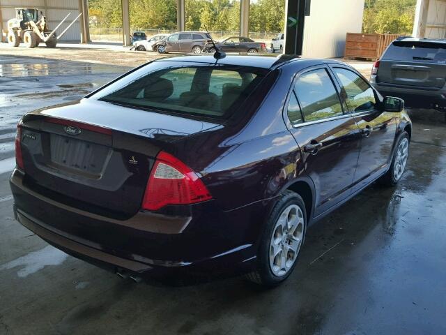 3FAHP0HA3BR327383 - 2011 FORD FUSION SE MAROON photo 4