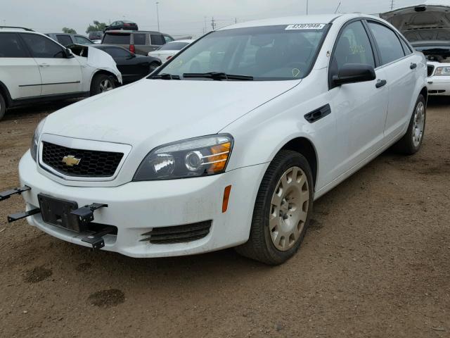 6G1MK5R31CL666353 - 2012 CHEVROLET CAPRICE PO WHITE photo 2