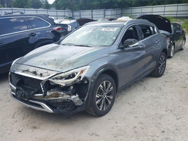 SJKCH5CR5JA058126 - 2018 INFINITI QX30 BASE GRAY photo 2