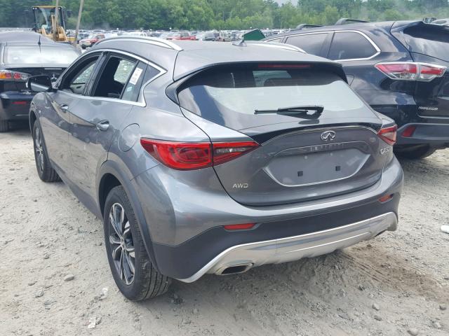 SJKCH5CR5JA058126 - 2018 INFINITI QX30 BASE GRAY photo 3