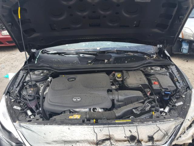 SJKCH5CR5JA058126 - 2018 INFINITI QX30 BASE GRAY photo 7