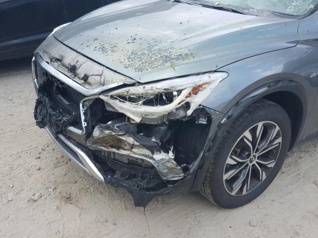 SJKCH5CR5JA058126 - 2018 INFINITI QX30 BASE GRAY photo 9