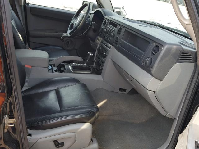 1J8HG48K26C207114 - 2006 JEEP COMMANDER BLACK photo 5