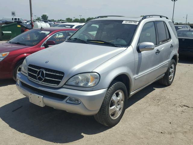 4JGAB57E83A454293 - 2003 MERCEDES-BENZ ML 350 SILVER photo 2