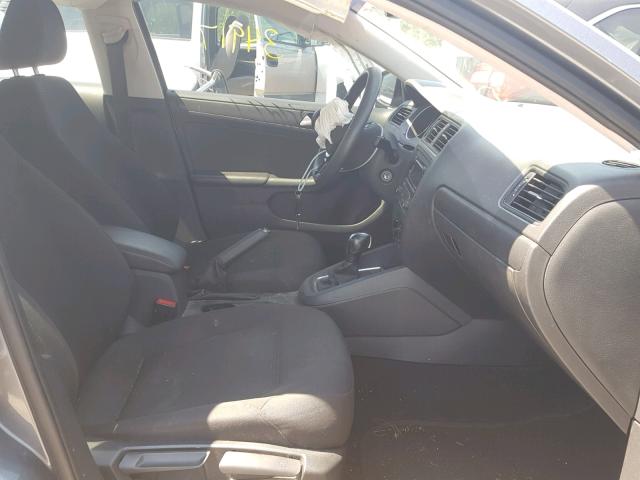 3VW2K7AJ0FM234516 - 2015 VOLKSWAGEN JETTA BASE GRAY photo 5