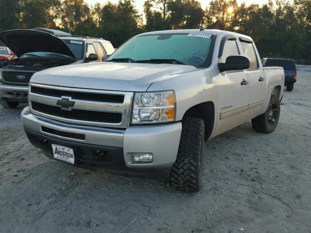 3GCPKSE34BG224944 - 2011 CHEVROLET SILVERADO SILVER photo 2