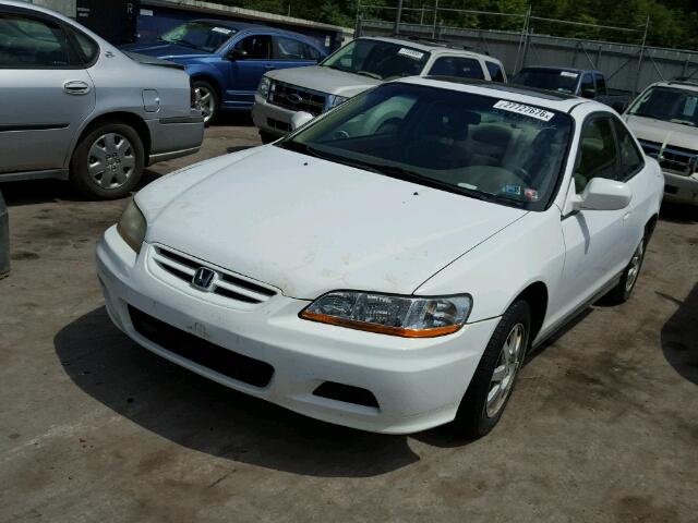 1HGCG32222A012707 - 2002 HONDA ACCORD SE WHITE photo 2