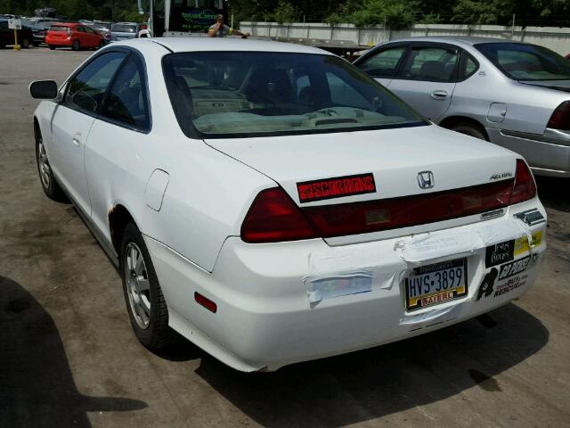 1HGCG32222A012707 - 2002 HONDA ACCORD SE WHITE photo 3