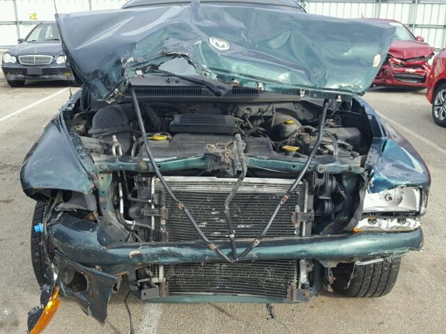 1B7GL2AN0YS624215 - 2000 DODGE DAKOTA QUA GREEN photo 9