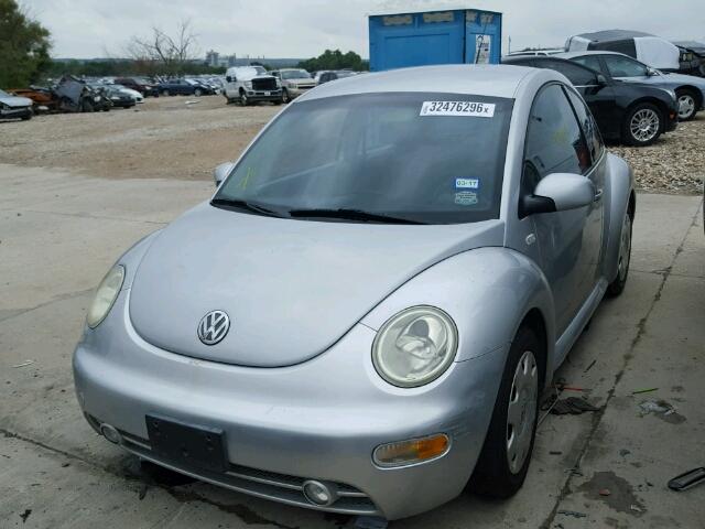3VWCS21C81M418409 - 2001 VOLKSWAGEN NEW BEETLE 银色 照片 2